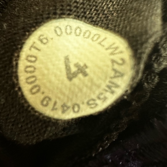 lululemon athletica Women's Black and Blue Sports Bra - Picture 5 of 5